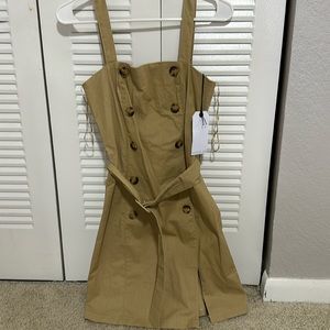 Beautiful Dress never use with the tag